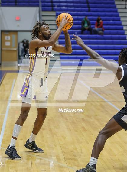 Thumbnail 3 in East Coweta vs Eagle's Landing (The Dream Challenge) photogallery.