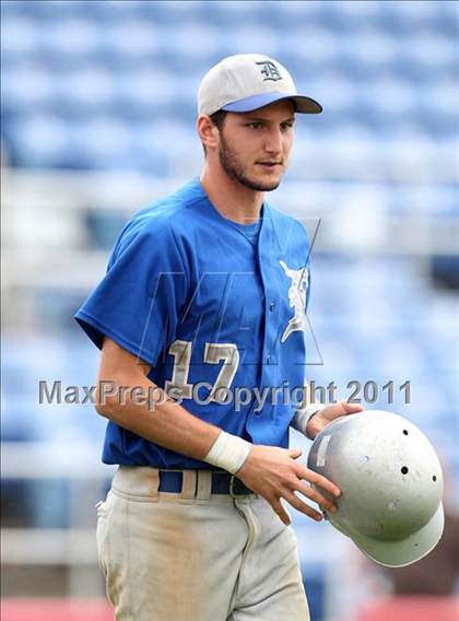 Thumbnail 1 in Levittown Division vs. Pittsford Sutherland (NYSPHSAA Class A Semifinal) photogallery.
