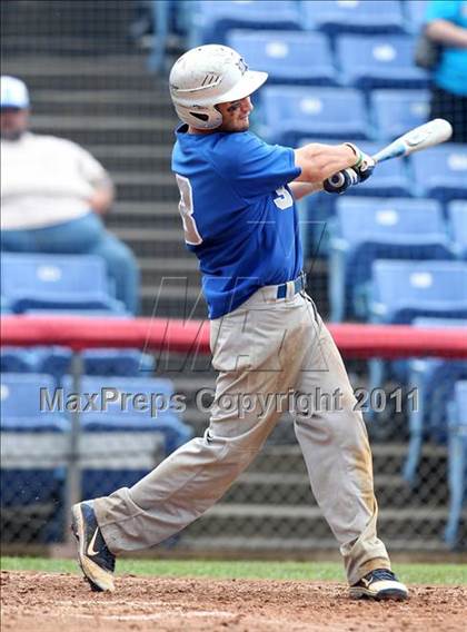 Thumbnail 3 in Levittown Division vs. Pittsford Sutherland (NYSPHSAA Class A Semifinal) photogallery.
