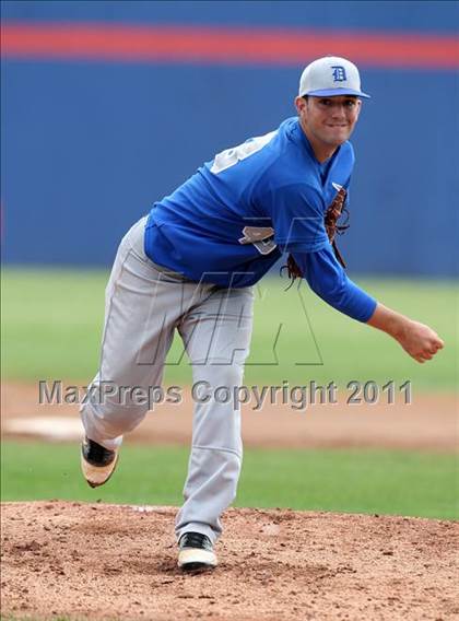 Thumbnail 2 in Levittown Division vs. Pittsford Sutherland (NYSPHSAA Class A Semifinal) photogallery.