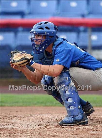 Thumbnail 2 in Levittown Division vs. Pittsford Sutherland (NYSPHSAA Class A Semifinal) photogallery.