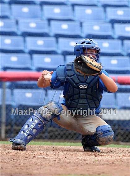 Thumbnail 1 in Levittown Division vs. Pittsford Sutherland (NYSPHSAA Class A Semifinal) photogallery.