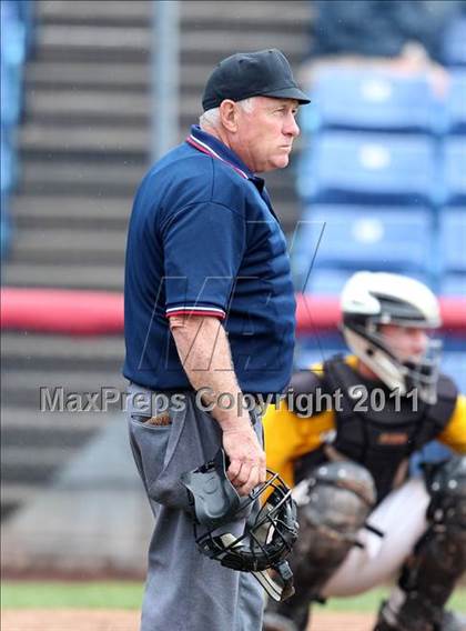 Thumbnail 1 in Levittown Division vs. Pittsford Sutherland (NYSPHSAA Class A Semifinal) photogallery.