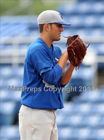 Thumbnail 3 in Levittown Division vs. Pittsford Sutherland (NYSPHSAA Class A Semifinal) photogallery.