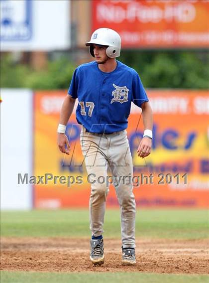 Thumbnail 2 in Levittown Division vs. Pittsford Sutherland (NYSPHSAA Class A Semifinal) photogallery.