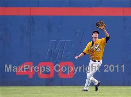 Thumbnail 3 in Levittown Division vs. Pittsford Sutherland (NYSPHSAA Class A Semifinal) photogallery.