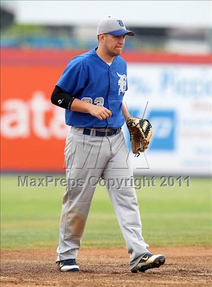 Thumbnail 3 in Levittown Division vs. Pittsford Sutherland (NYSPHSAA Class A Semifinal) photogallery.