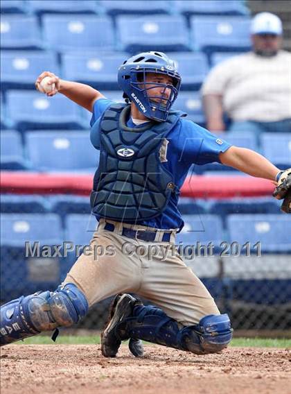 Thumbnail 1 in Levittown Division vs. Pittsford Sutherland (NYSPHSAA Class A Semifinal) photogallery.