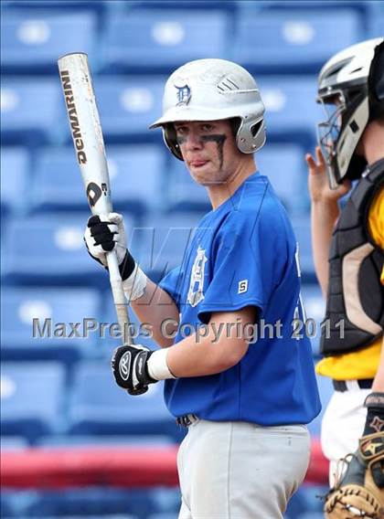 Thumbnail 2 in Levittown Division vs. Pittsford Sutherland (NYSPHSAA Class A Semifinal) photogallery.