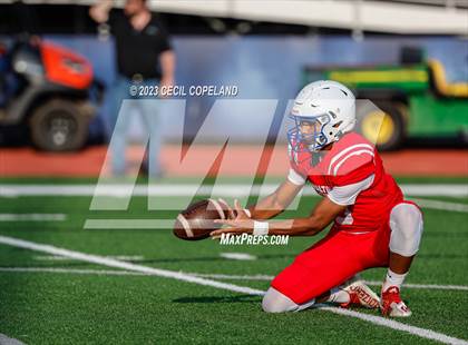 Thumbnail 3 in Walton vs Kell (scrimmage) photogallery.