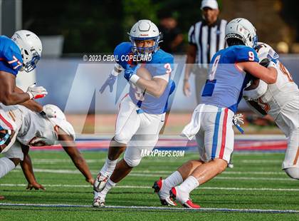 Thumbnail 1 in Walton vs Kell (scrimmage) photogallery.