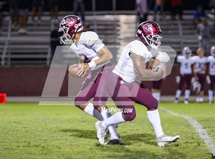 Thumbnail 3 in Lake Gibson vs. Braden River (FHSAA Class 6A Regional Playoff) photogallery.