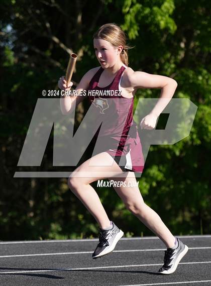 Thumbnail 1 in Battle of the Brazos (4X100M, 4X200M) photogallery.