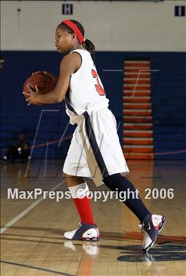 Thumbnail 2 in Mission Prep vs. Pacific Hills (CIF SoCal D5 Final) photogallery.