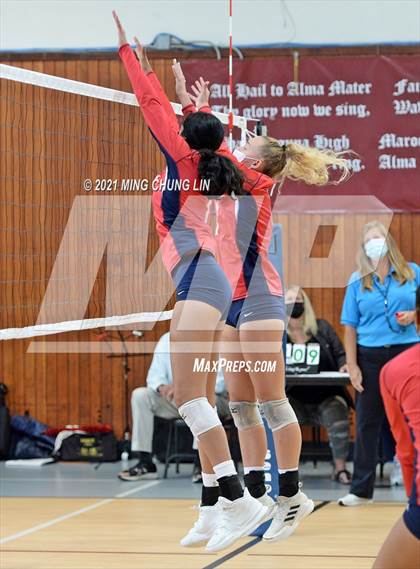 Thumbnail 3 in Great Oak @ Laguna Beach (CIF SS D2 Playoff) photogallery.