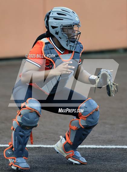 Thumbnail 1 in Gilmer vs Grand Saline photogallery.