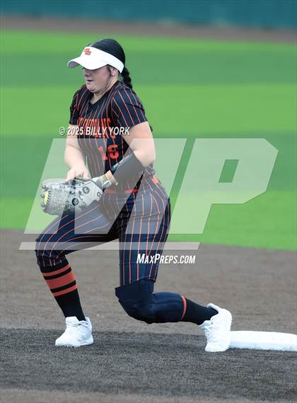 Thumbnail 3 in Gilmer vs Grand Saline photogallery.