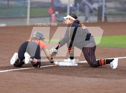 Thumbnail 2 in Gilmer vs Grand Saline photogallery.