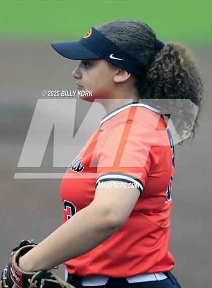 Thumbnail 3 in Gilmer vs Grand Saline photogallery.