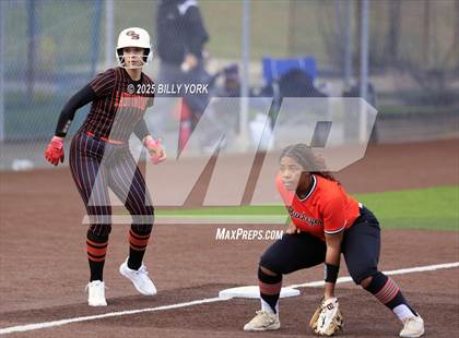 Thumbnail 2 in Gilmer vs Grand Saline photogallery.