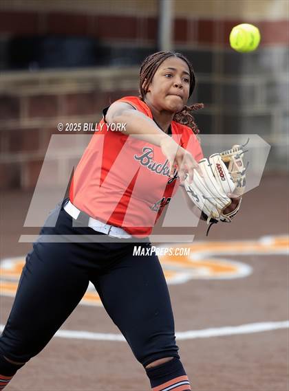 Thumbnail 2 in Gilmer vs Grand Saline photogallery.