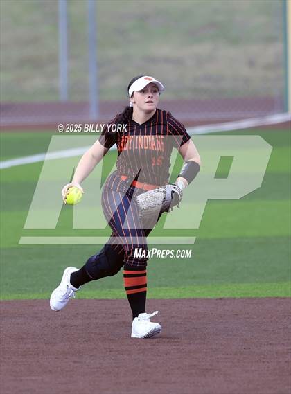 Thumbnail 2 in Gilmer vs Grand Saline photogallery.