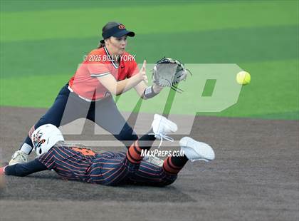 Thumbnail 3 in Gilmer vs Grand Saline photogallery.