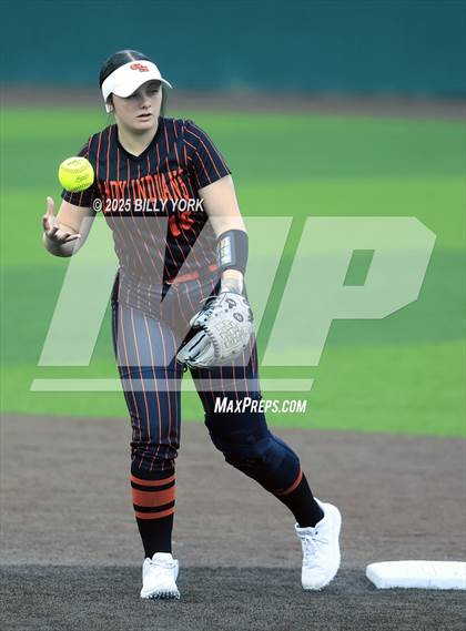 Thumbnail 1 in Gilmer vs Grand Saline photogallery.