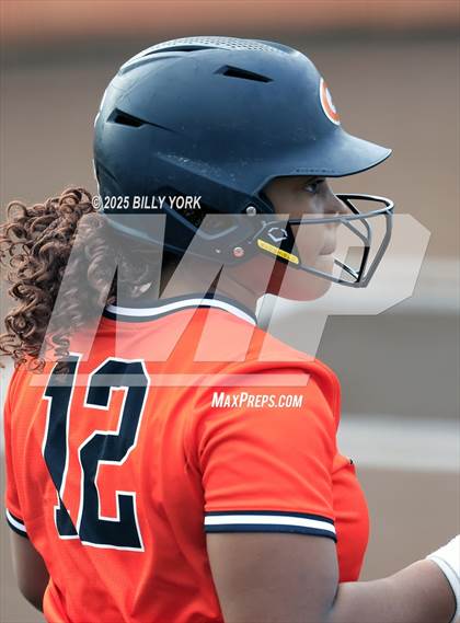 Thumbnail 1 in Gilmer vs Grand Saline photogallery.