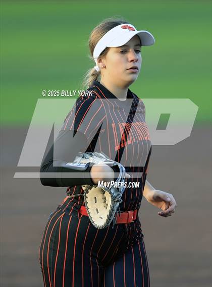 Thumbnail 1 in Gilmer vs Grand Saline photogallery.