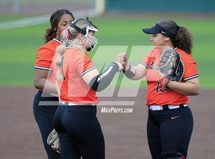 Thumbnail 2 in Gilmer vs Grand Saline photogallery.