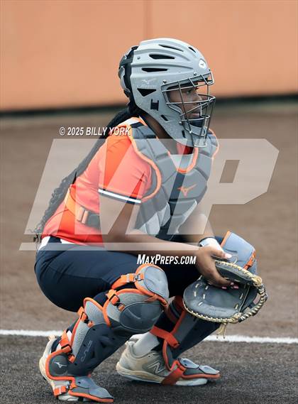 Thumbnail 3 in Gilmer vs Grand Saline photogallery.