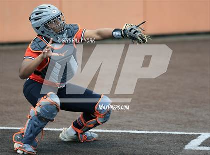 Thumbnail 2 in Gilmer vs Grand Saline photogallery.