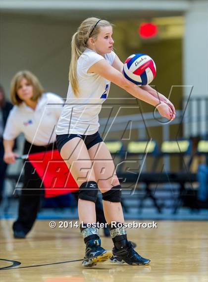 Thumbnail 3 in Bandera vs. Boerne 4A Regional Quarterfinals photogallery.