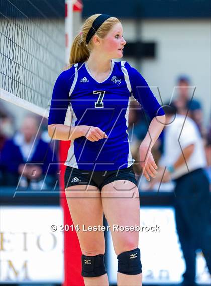 Thumbnail 3 in Bandera vs. Boerne 4A Regional Quarterfinals photogallery.