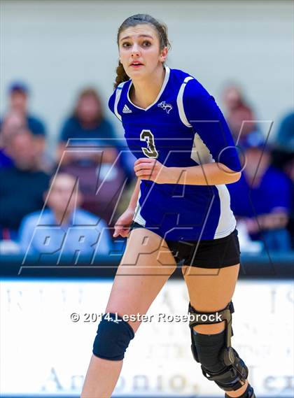 Thumbnail 2 in Bandera vs. Boerne 4A Regional Quarterfinals photogallery.
