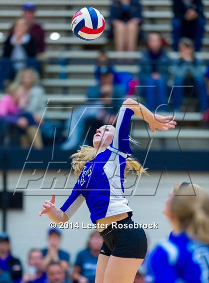 Thumbnail 2 in Bandera vs. Boerne 4A Regional Quarterfinals photogallery.