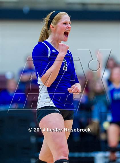 Thumbnail 1 in Bandera vs. Boerne 4A Regional Quarterfinals photogallery.