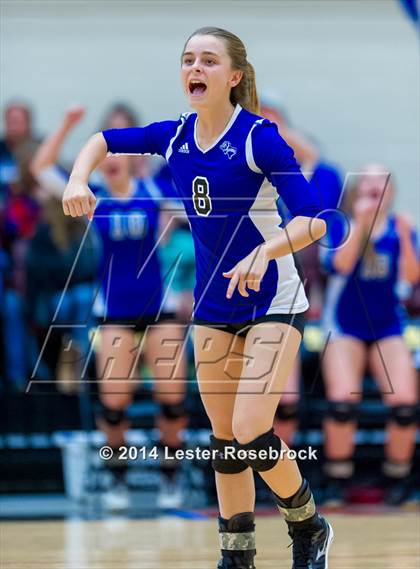 Thumbnail 3 in Bandera vs. Boerne 4A Regional Quarterfinals photogallery.
