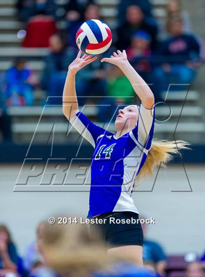 Thumbnail 3 in Bandera vs. Boerne 4A Regional Quarterfinals photogallery.