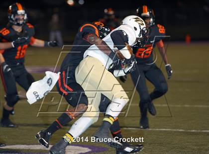 Thumbnail 3 in Gilmer vs. Pleasant Grove (UIL 4A Bi-District Playoff) photogallery.