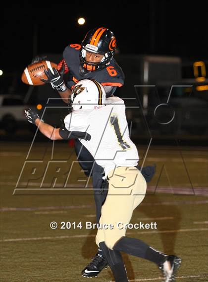 Thumbnail 3 in Gilmer vs. Pleasant Grove (UIL 4A Bi-District Playoff) photogallery.