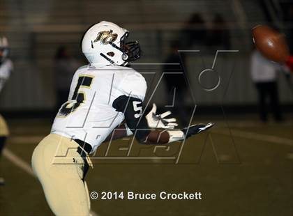 Thumbnail 1 in Gilmer vs. Pleasant Grove (UIL 4A Bi-District Playoff) photogallery.
