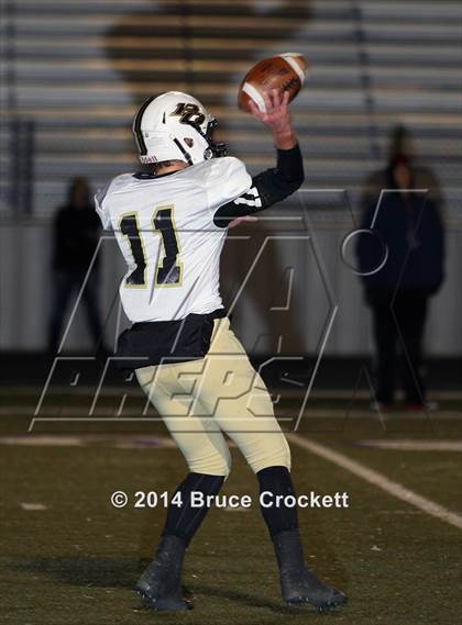 Thumbnail 3 in Gilmer vs. Pleasant Grove (UIL 4A Bi-District Playoff) photogallery.
