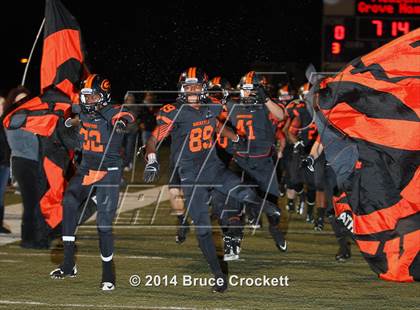 Thumbnail 2 in Gilmer vs. Pleasant Grove (UIL 4A Bi-District Playoff) photogallery.
