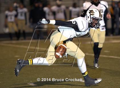 Thumbnail 3 in Gilmer vs. Pleasant Grove (UIL 4A Bi-District Playoff) photogallery.