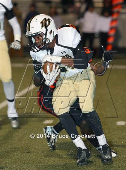 Thumbnail 1 in Gilmer vs. Pleasant Grove (UIL 4A Bi-District Playoff) photogallery.