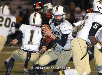 Thumbnail 2 in Gilmer vs. Pleasant Grove (UIL 4A Bi-District Playoff) photogallery.