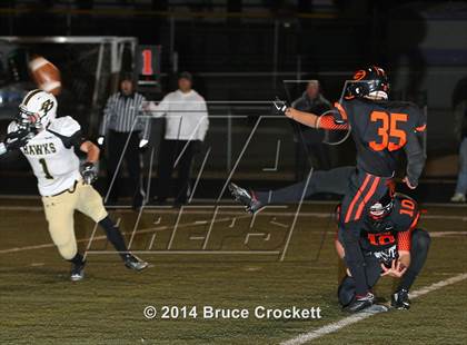 Thumbnail 1 in Gilmer vs. Pleasant Grove (UIL 4A Bi-District Playoff) photogallery.