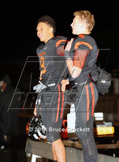 Thumbnail 2 in Gilmer vs. Pleasant Grove (UIL 4A Bi-District Playoff) photogallery.